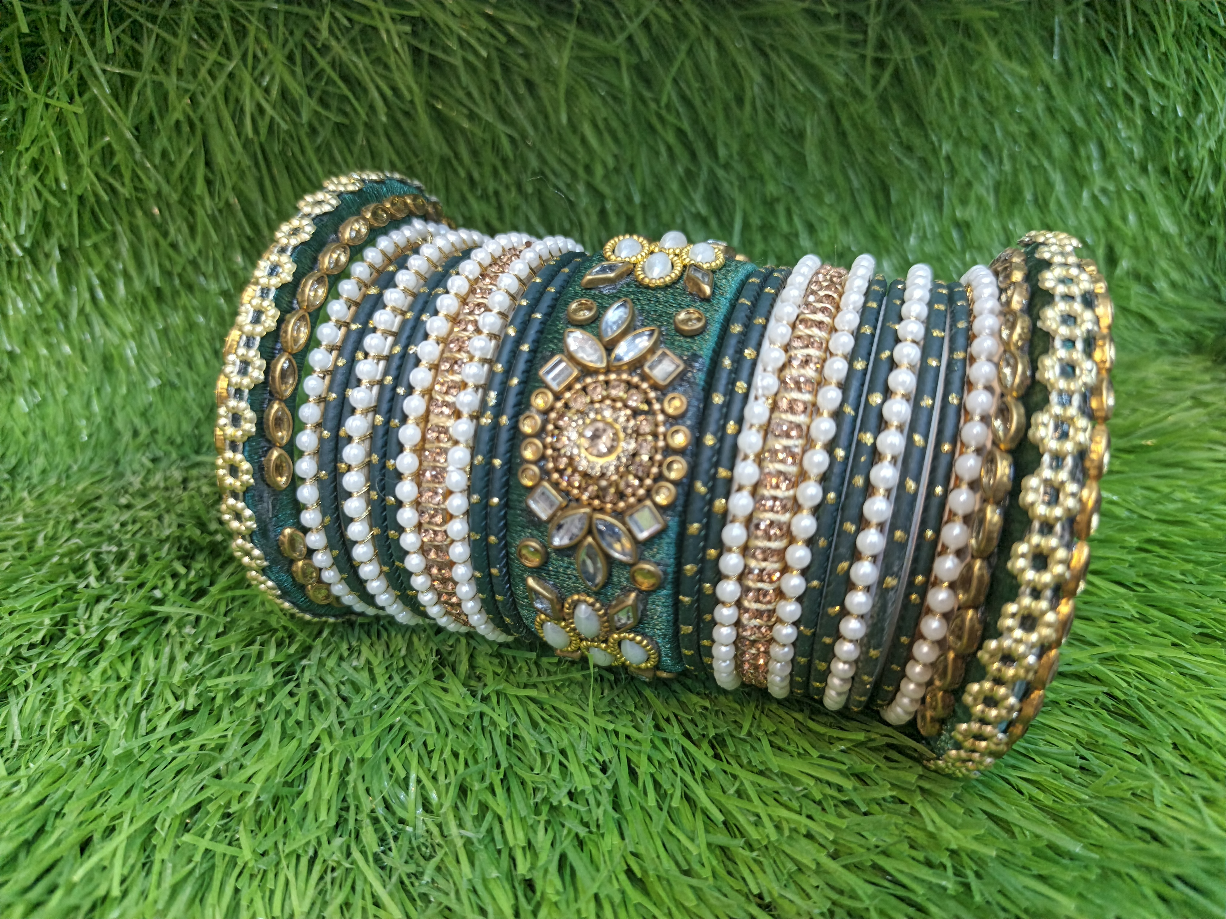 Indian Bridal Bangle set by DecentJewllery