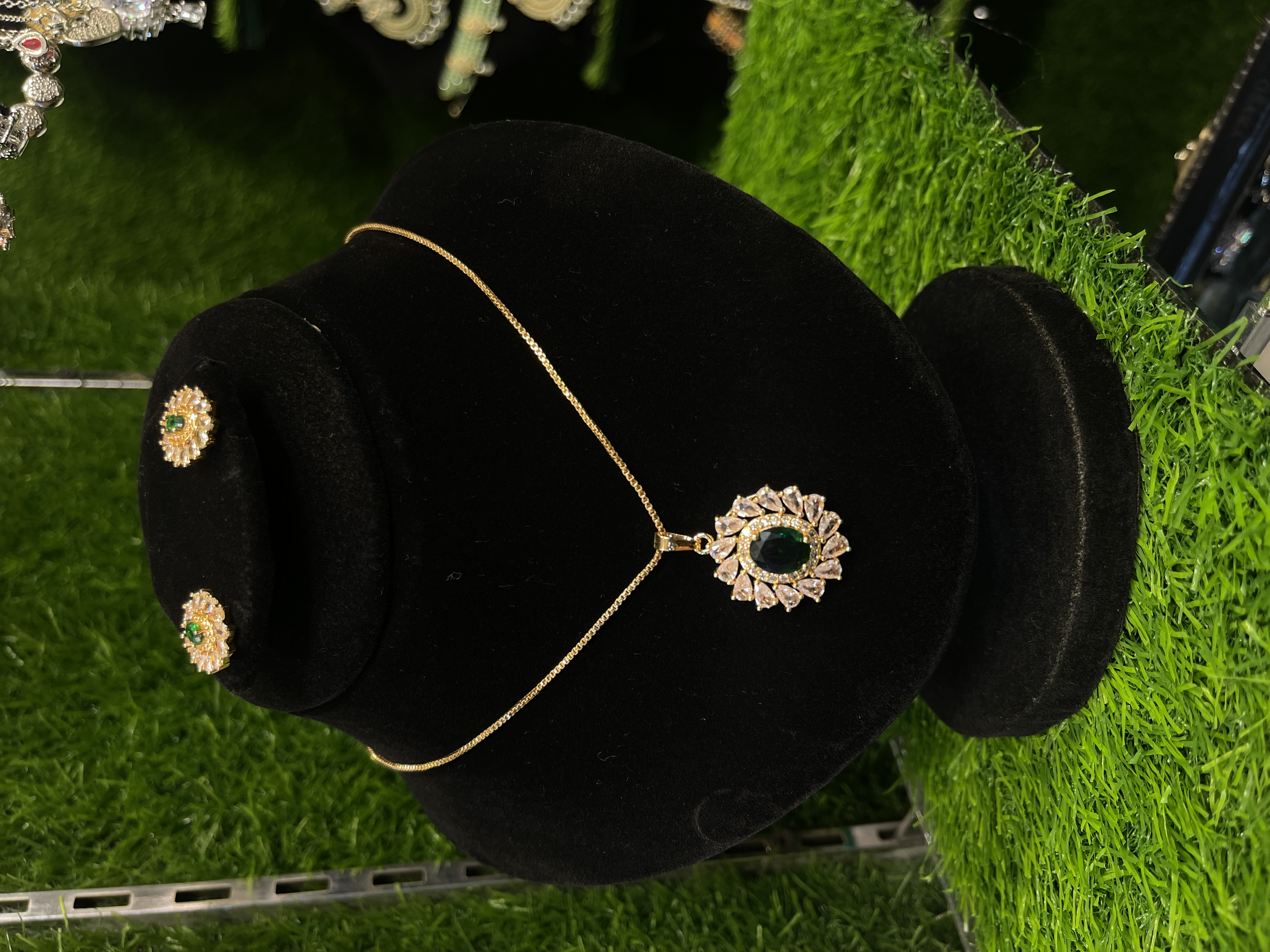 1 KARAT ZARKOON LOCKET SETS