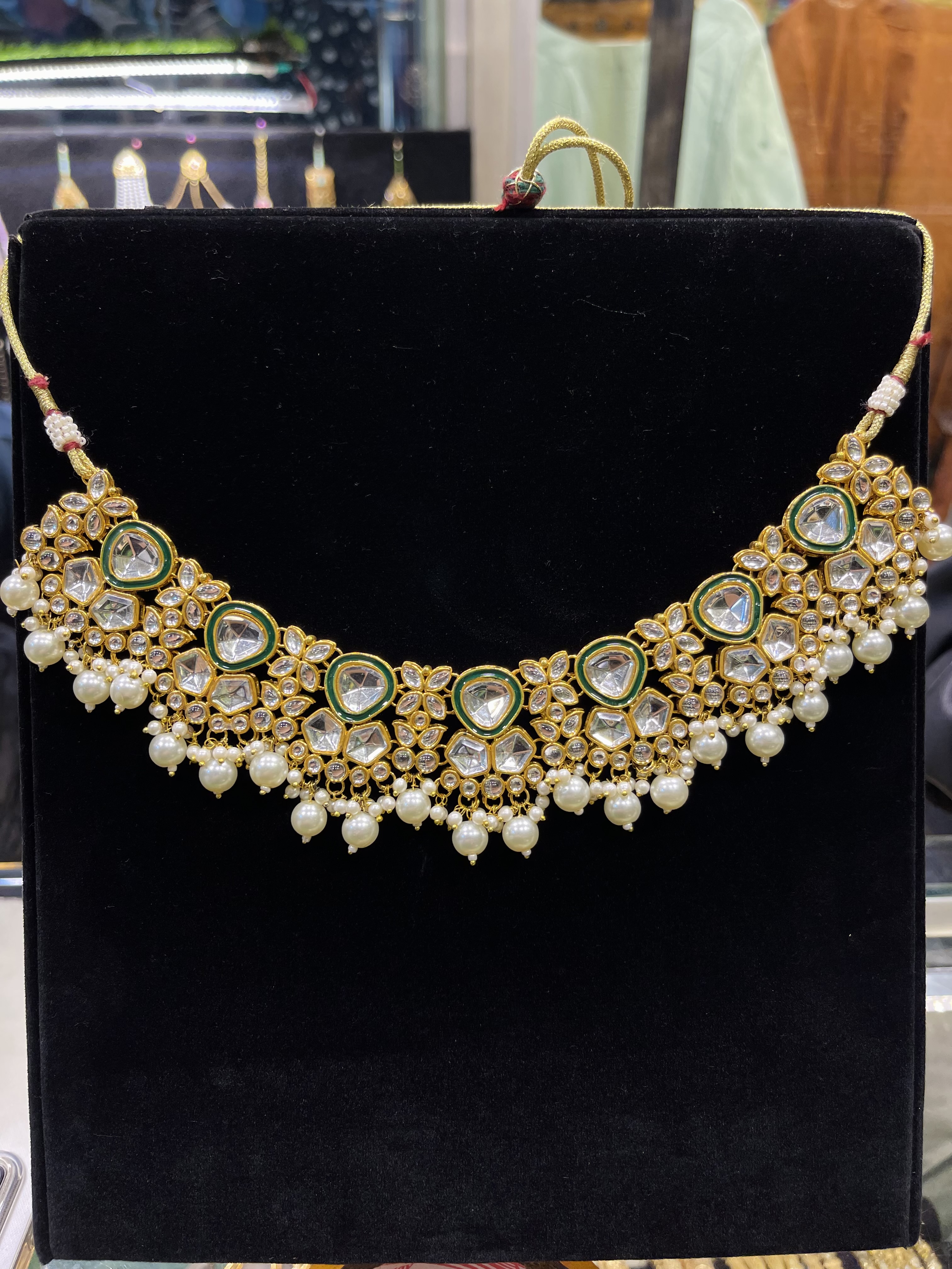 FARSHII KUNDAN GULUBAND