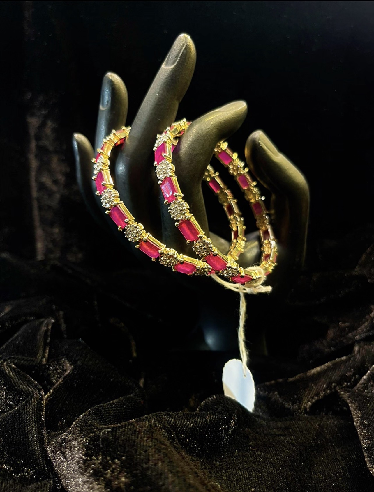 BEAUTIFUL 1 KARAT 2 PCS KARRA